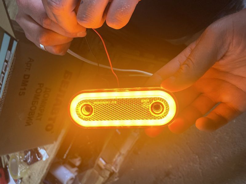 Ліхтар бічний габаритний LED NEON 12-24v Червоний 32 фото